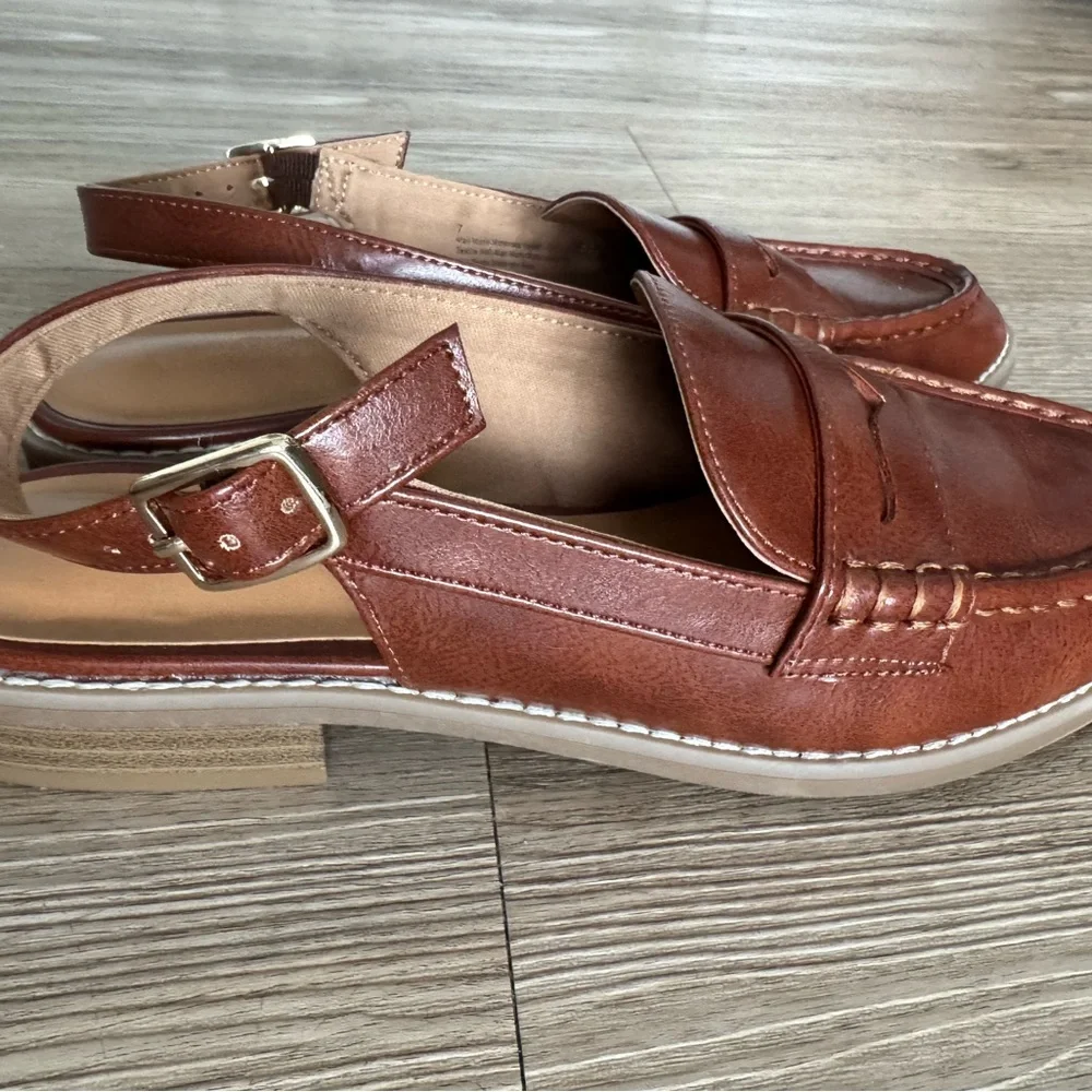 Universal Thread Brown Leather Women's Loafers - Picture 3 of 4